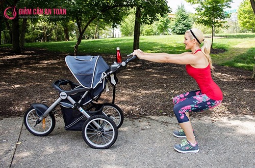 Bí quyết vừa đi bộ vừa giảm cân cực hiệu quả trong 1 tháng cho mẹ sau sinh 1